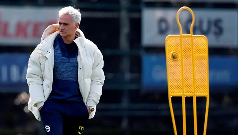Mourinho’nun Büyüsü: Takımın Bir Numarası ile Yükselişi ve Başarı Hikayesi