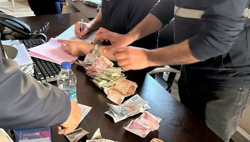 Antalya'da Dilencilere Yönelik Büyük Operasyon: 19 Bin Lira Ele Geçirildi