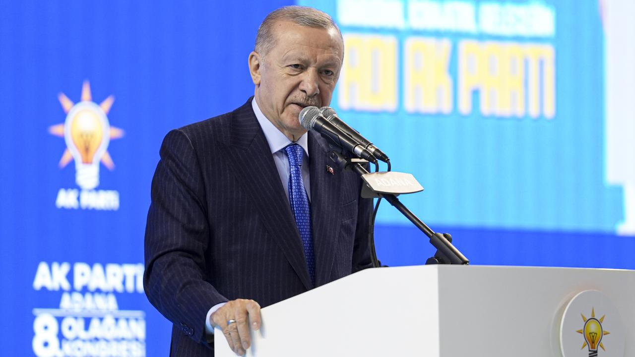 Erdoğan'dan Özel'e: Esenyurt ve Beşiktaş Arasında Neler Oluyor?