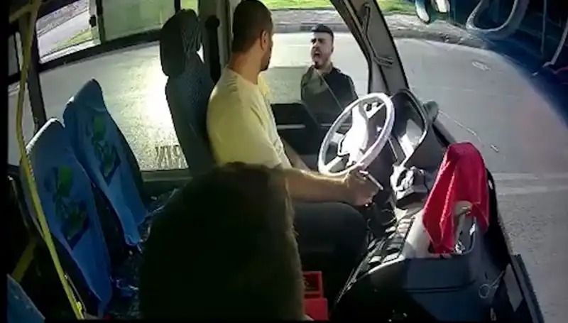 Antalya'da Otobüs Şoförünü Bıçaklayarak Kaçan Zanlı Yakalandı