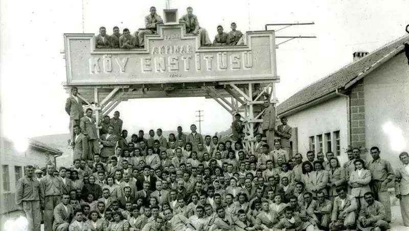 Türkiye’nin Eğitim Devrimi: 17 Nisan’da Köy Enstitüleri’ni Anıyoruz