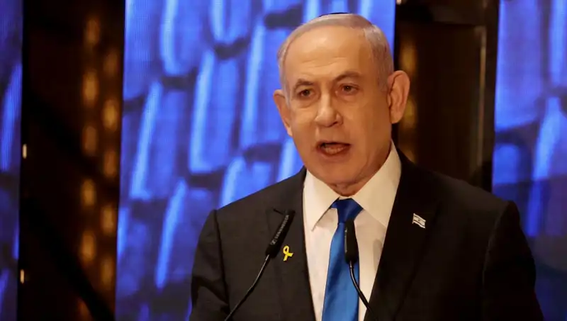 Netanyahu, Macron'a Tepki Gösteren Oğlunu Nasıl Savundu?