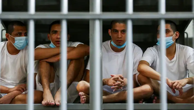 El Salvador'dan Venezuela'ya Sürpriz Teklif: Siyasi Tutukluların Serbest Bırakılması