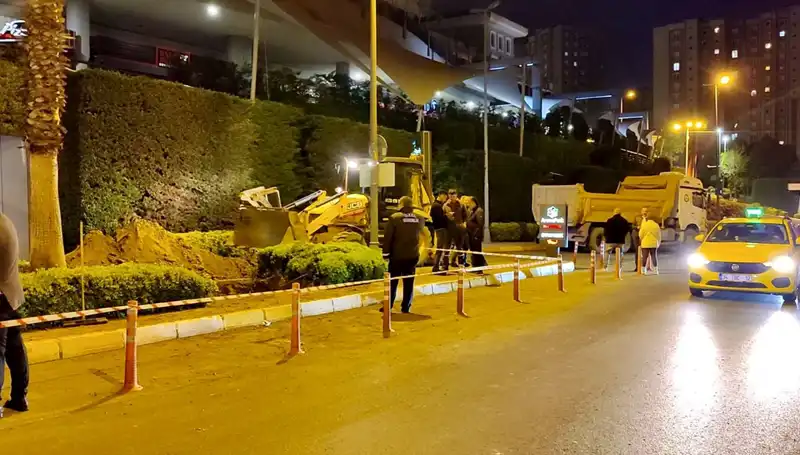 AVM Girişinde Doğalgaz Alarmı: Neler Yaşandı?