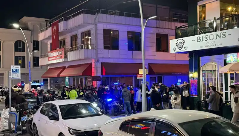 Kafe Sahibi Havaya Ateş Açan Şahsa Engel Olunca Bıçaklandı