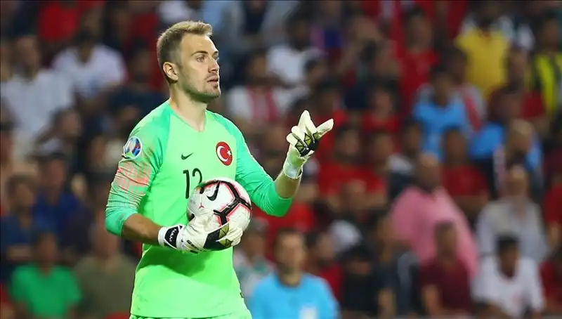 Mert Günok Futbolu Bırakacağı Yaşı Açıkladı: Hayranları Şokta!