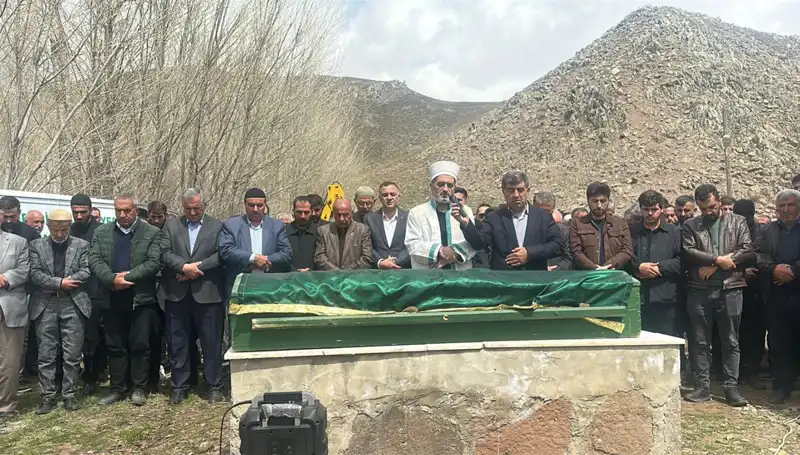 Baba ve Kızları İçin Acı Veda: Kalplerde İz Bırakan Bir Hikaye