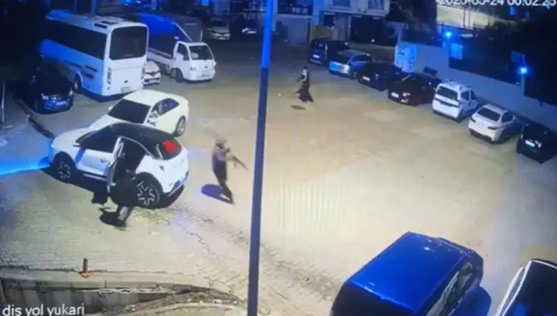 Kağıthane'de Kalaşnikovlu Saldırı: Maskeli Çeteden Kanlı Hesaplaşma