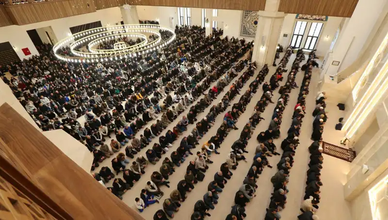 Cuma Namazı Saatleri 4 Nisan 2025: İstanbul, Ankara, İzmir ve Tüm İllerde Hangi Saate Kılınacak?