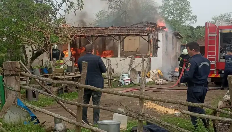 Elektrik Kontağından Yangın Çıktı: Mahalleyi Tedirgin Eden Olay