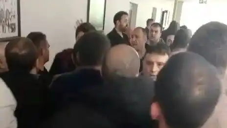 Karamürsel Belediyesi'nde İhale Krizi: Neler Oluyor?