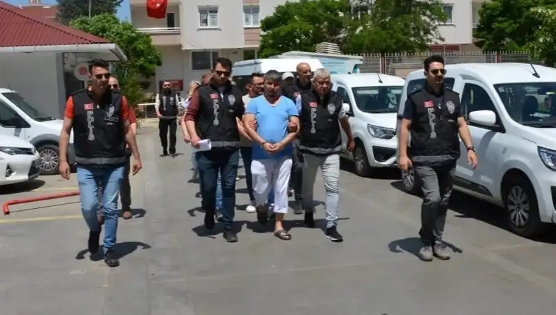 Lüleburgaz'da Gizli Fuhuş Ağına Şok Baskın: Çok Sayıda Gözaltı!