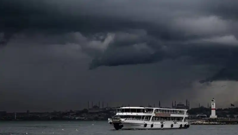 İstanbul'da Sağanak Yağış Uyarısı: Meteoroloji'nin Tahminleri Endişe Veriyor