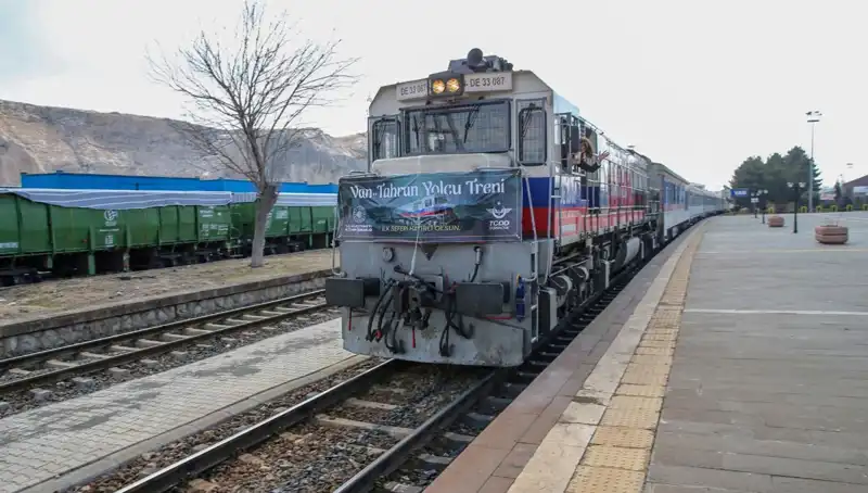 Van ile Tahran Arasında Tren Seferleri Başladı, Seyahat Kolaylaşıyor!