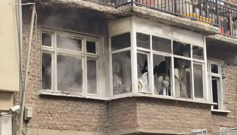 Bursa'da İki Katlı Ev Alev Alev Yandı: Tüketime Bağlı İhmal mi?