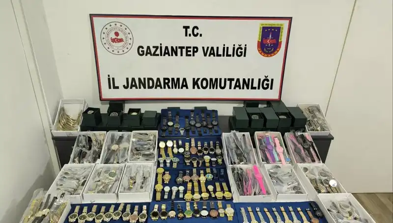 Gaziantep'te Kaçak Saat Operasyonu: Piyasa Değeri 3 Milyon Lira!