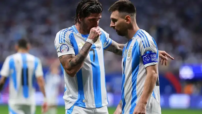 Messi ve Rodrigo de Paul Yeniden Buluştu: Futbol Dünyasında Sıcak Gelişmeler