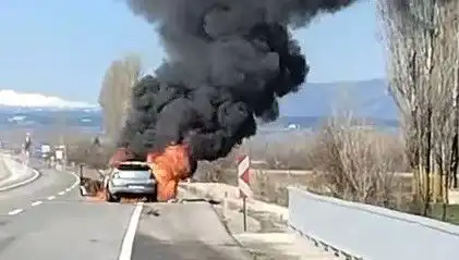 Kütahya’da Seyir Halindeki Otomobil Korkunç Bir Yangınla Cehenneme Döndü