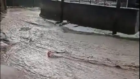 Sivas'ta Aniden Bastıran Dolu ve Sağanak Sel Felaketine Yol Açtı