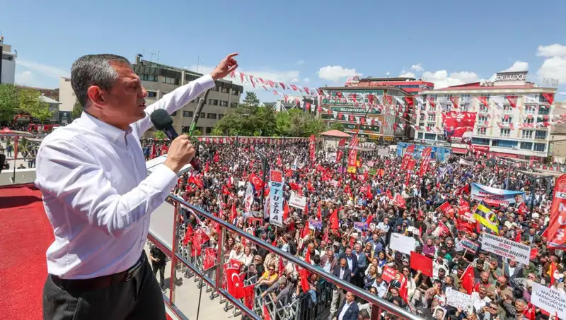 Özgür Özel'den Çarpıcı Açıklama: Örgütün Silah Bırakma Sürecine Tam Destek