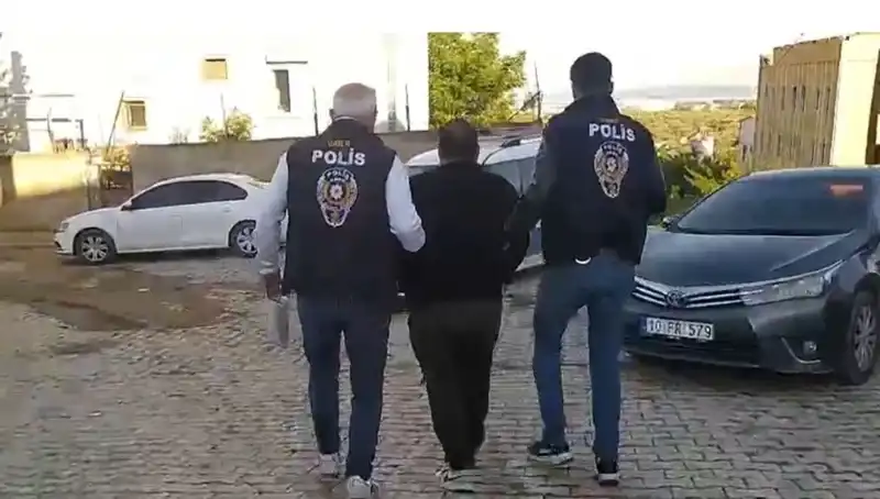 Balıkesir'de Dolandırıcılık Çetesi Çökertildi: 4 Kişi Tutuklandı