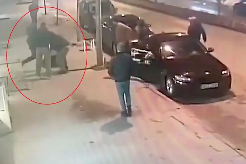 Bacak Kıran Park Yeri Kavgası: Üç Kişi Saldırdı, Olaylar Gelişiyor!
