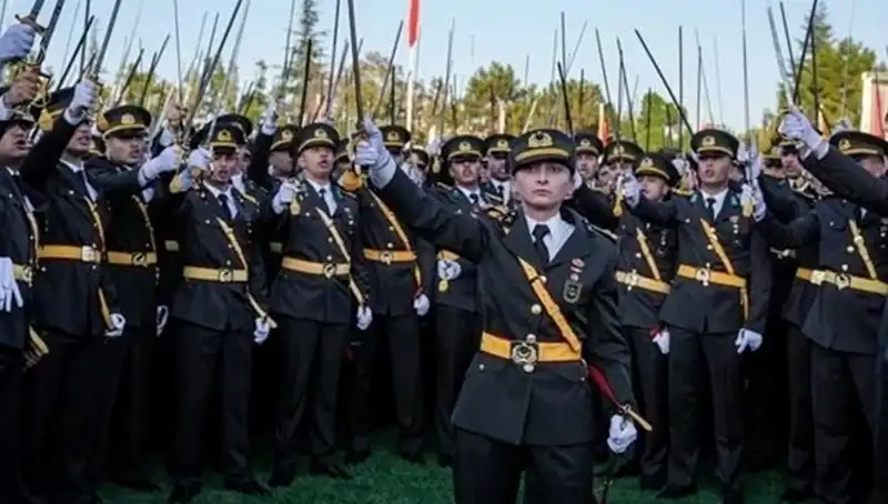 Kılıçlı Yeminde İkinci Emeklilik: Yeni Dönem Başlıyor!