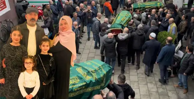 Strasbourg'da Hayatını Kaybeden Kız Kardeşlere Rize'den Duygusal Veda