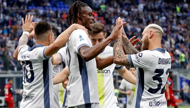 Serie A'da Kritik Dönem: Zirvede Puanlar Eşitlendi, Play-Off İhtimali Ortaya Çıktı
