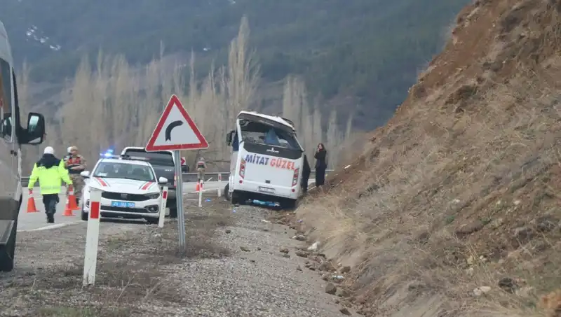 Oltu'da İşçi Servisi Kazası: Yaralı Sayısı Dikkat Çekiyor!