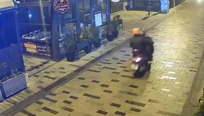 Gece Kulübüne Haraç Saldırısı: Şoke Eden Anlar ve Gözaltılar
