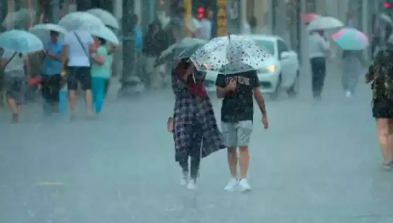 İstanbul ve Yangın Bölgeleri İçin Meteorolojiden Heyecanlandıran Uyarı: Kuvvetli Rüzgar ve Sağanak Yağış Geliyor