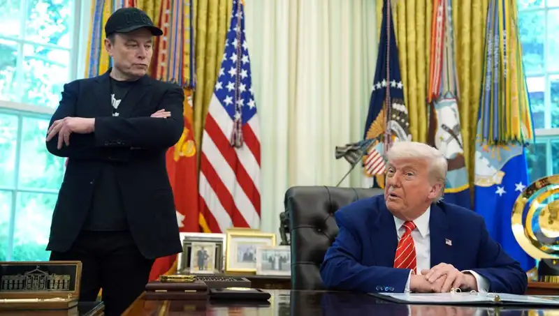 Trump'a Anket Darbesi: Cumhuriyetçi Seçmenler Musk’ın Partisine Destek Veriyor