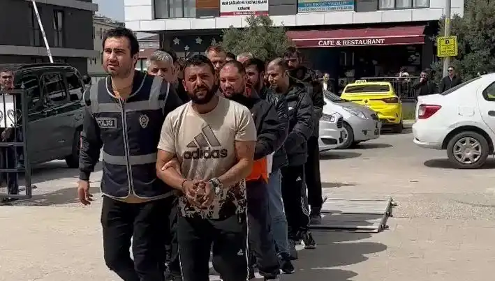 Edirne'de Yedi Firari Suçluya Eş Zamanlı Operasyon Gerçekleştirildi