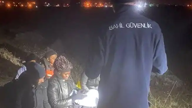 İzmir'de 7 Düzensiz Göçmen Yakalandı: Facia Son Anda Önlenmiş Olabilir