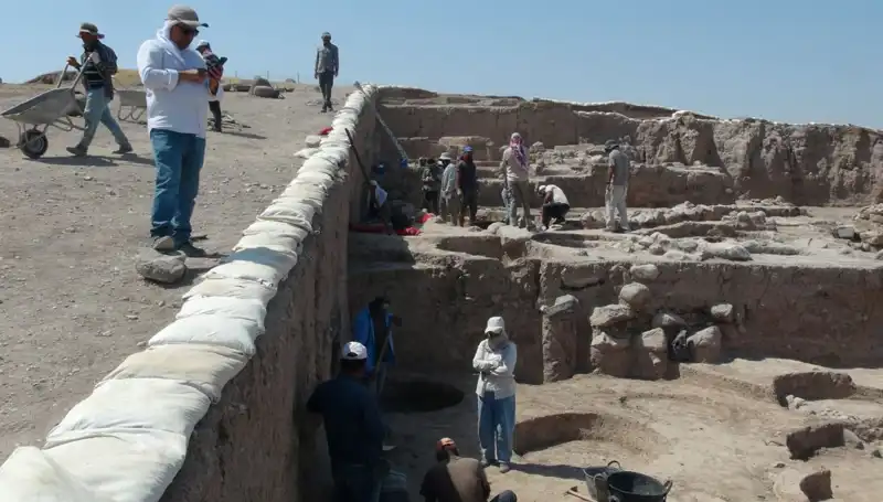 Kilis'teki Oylum Höyük'te Kazı Çalışmaları Devam Ediyor: Sıcak Havanın Zorlukları