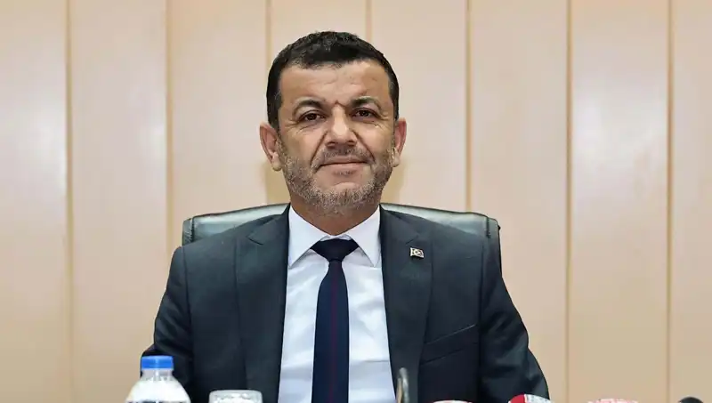 Bülent Nuri Çavuşoğlu: CHP Kurultayı Divan Başkanı'nın Hayatı ve Siyasi Yolculuğu