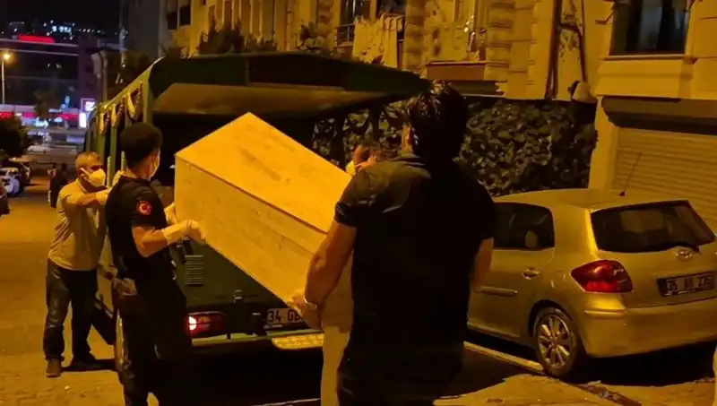 Esenyurt'ta Gizemli Ölüm: Bir Kadın Hayatını Kaybetti