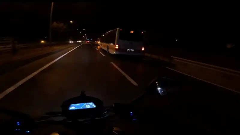 Otobüs Kazası: 41 Yaşındaki Vatandaş Ağır Yaralandı, Hayati Tehlikesi Devam Ediyor
