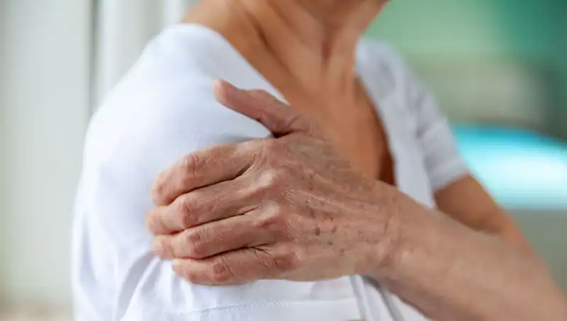 Akciğer Kanserinin Göz Ardı Edilen Sessiz Belirtisi Nedir?