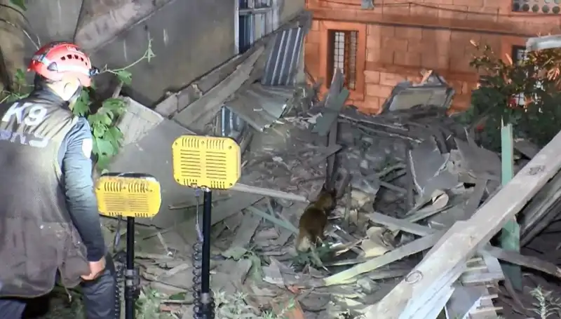 İstanbul'da Deprem Sonrası Çöken Bina Üzerine Yapılması Gerekenler