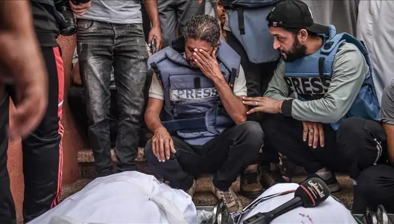 Gazze'de Gazeteciler, İnsani Krizi Ortaya Çıkaran Soykırım Eylemlerini Belgeliyor