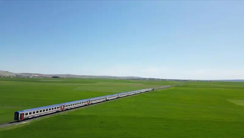 Diyarbakır Ekspresi: Malatya'da Uğradığı İlk Durağa Coşku Dolu Bir Giriş Yapıldı
