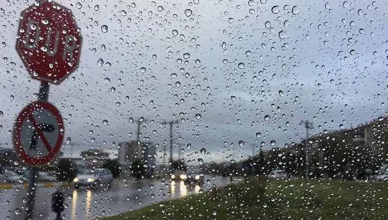 Meteoroloji’den 20 İle Kritik Uyarı: Sıcaklık Düşerken Sağanak Yağış Geliyor!
