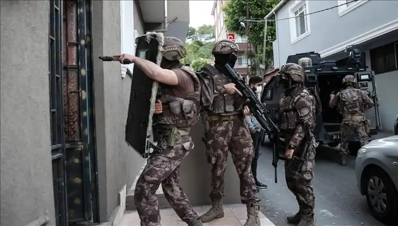 İstanbul'da DAEŞ'e Yönelik Büyük Operasyon: 20 Kişi Gözaltında