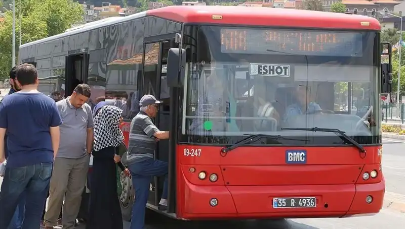 İzmir’de Öğrenci İndirimine 30 Yaş Sınırı Ceza: Neden ve Nasıl Uygulanacak?