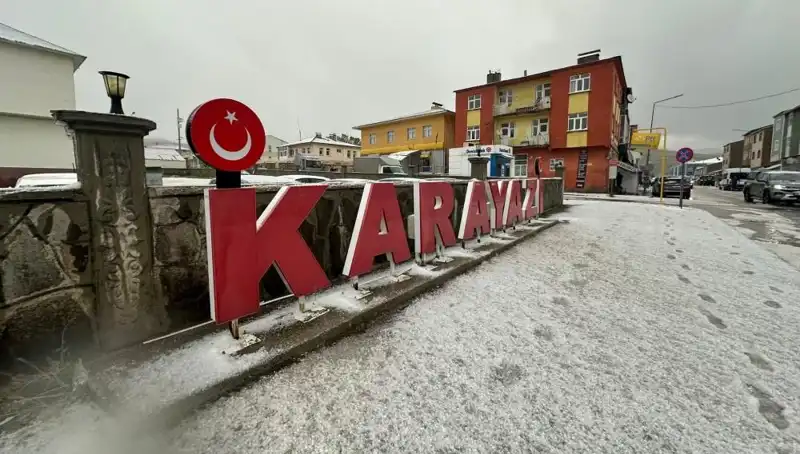 Temmuzda Kar Yağışı: Sürücüler Hazırlıksız Yakalandı
