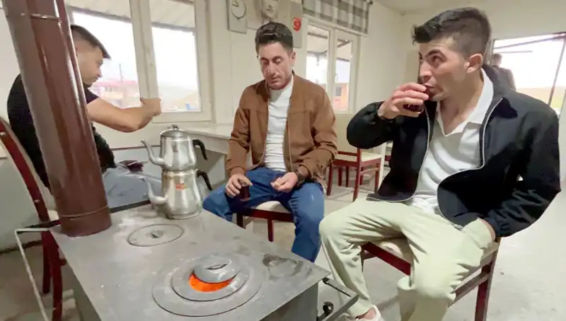 Temmuz Ayında Sıfır Dereceye Düşen Hava: Sobayla Isınan Bir İl