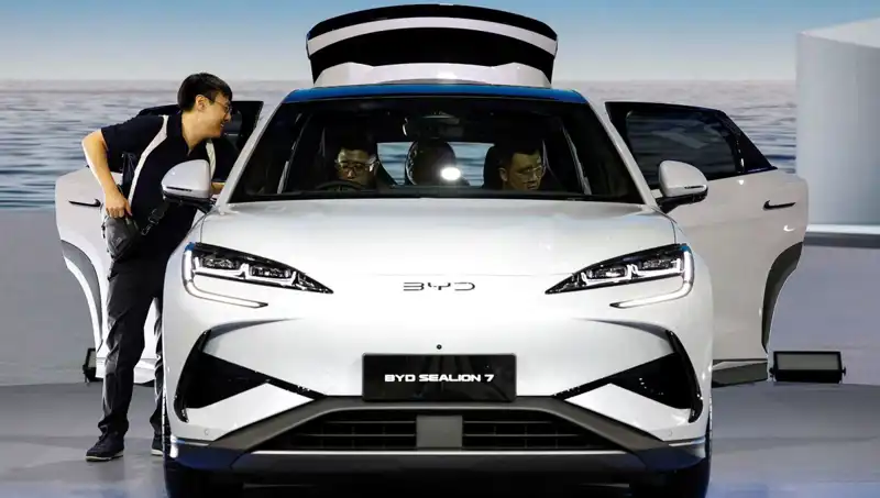 BYD, Tesla’yı Geride Bırakarak Satışlarda 100 Milyar Dolar Eşiğini Aştı
