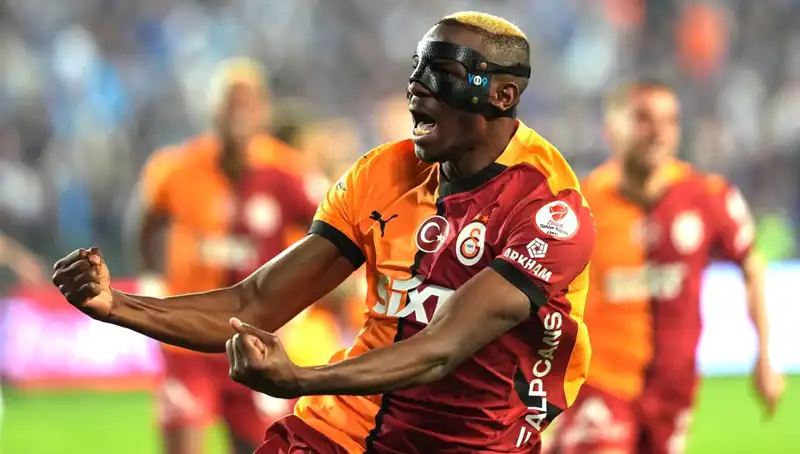 Napoli, Osimhen için Kazan-Kazan Teklifiyle Transfer Piyasasında Ayakta Kalıyor